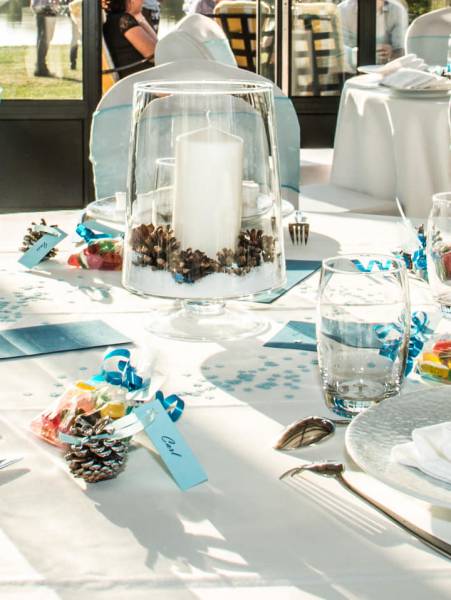 Un centre de table ajoutera un plus à votre décoration.